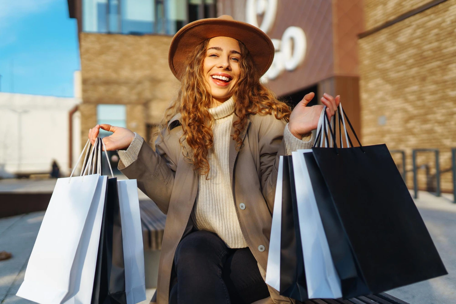 Femeie ce face cumparaturi angajari - Videochat Craiova